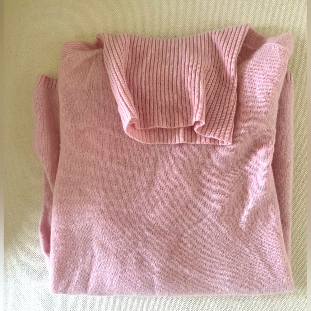 Beautiful J.Crew, 100% cashmere turtleneck sweater size medium. Light pink